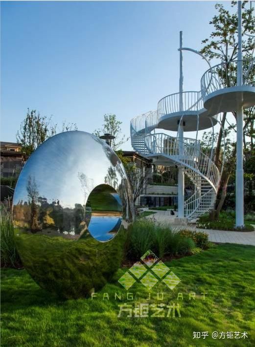 長期養護中如何有效清潔假山雕塑？